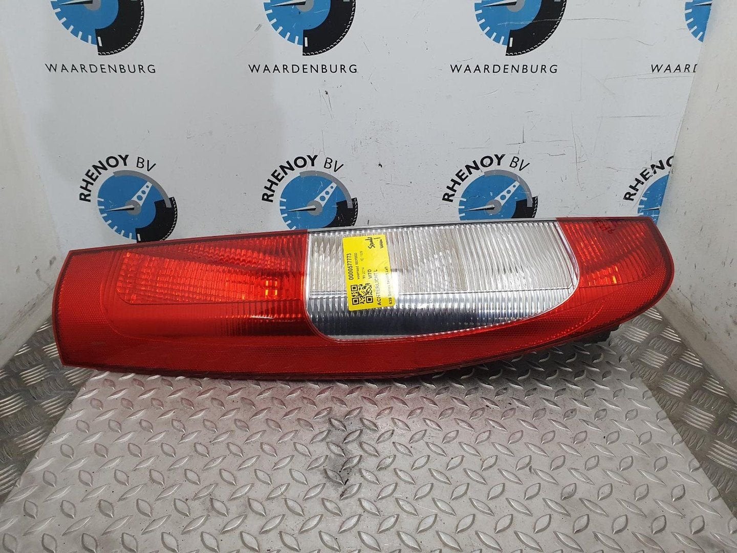 MERCEDES VITO 113 CDI 320 L.DC com  ACHTERLICHT L 2014, Enlèvement ou Envoi, Utilisé, ARN reconnu