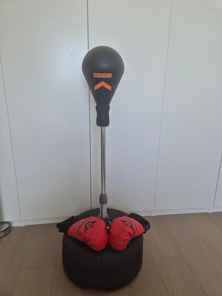 Boksbal van outshock inclusief set bokshandschoen, Sport en Fitness, Boksen, Ophalen, Gebruikt, Boksbal