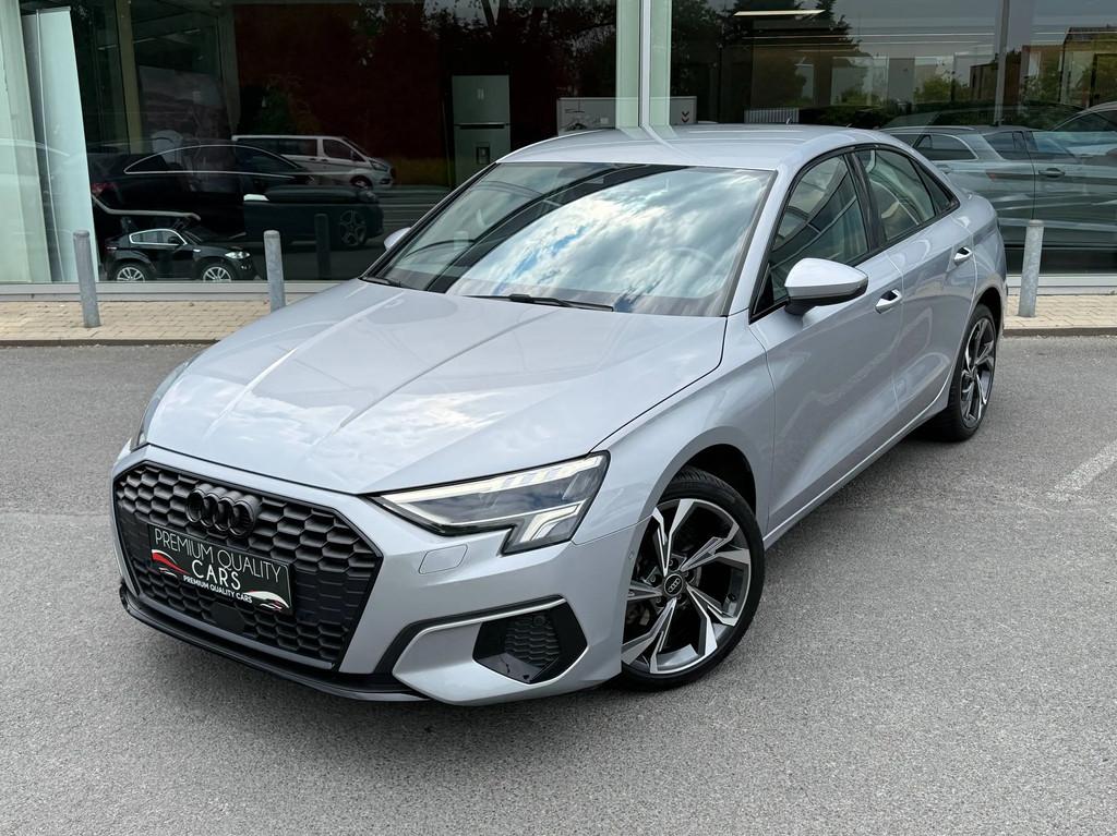 Audi A3 AUTOMAAT / CARPLAY / CAMERA / ZETELVERWARMING / KEYL, 4 deurs, Stof, 4 cilinders, Bedrijf