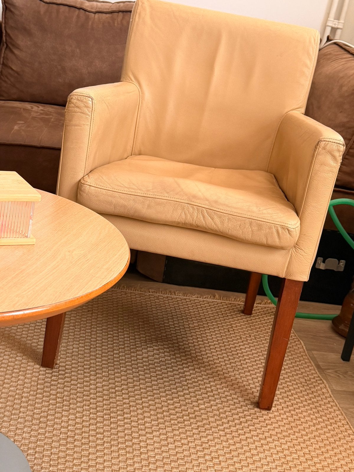 2 fauteuils avec petit table, Enlèvement, Utilisé, Bois