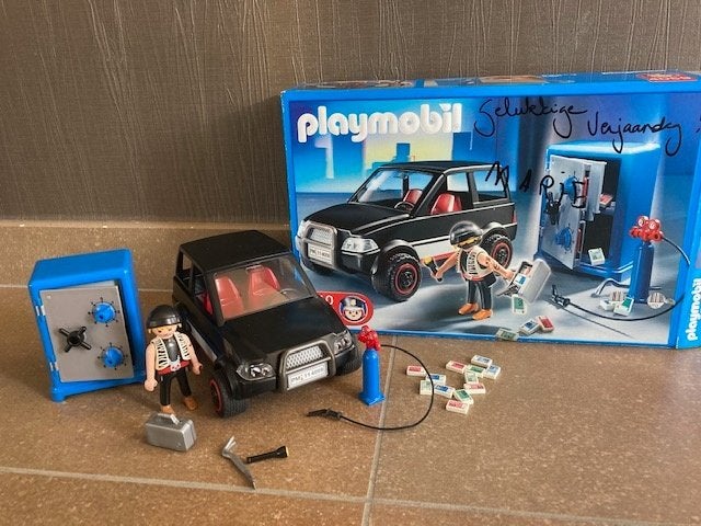 Casier à incendie Playmobil avec Escape Car 4059, Enfants & Bébés, Autres séries, Comme neuf, Kit complet, Autres types
