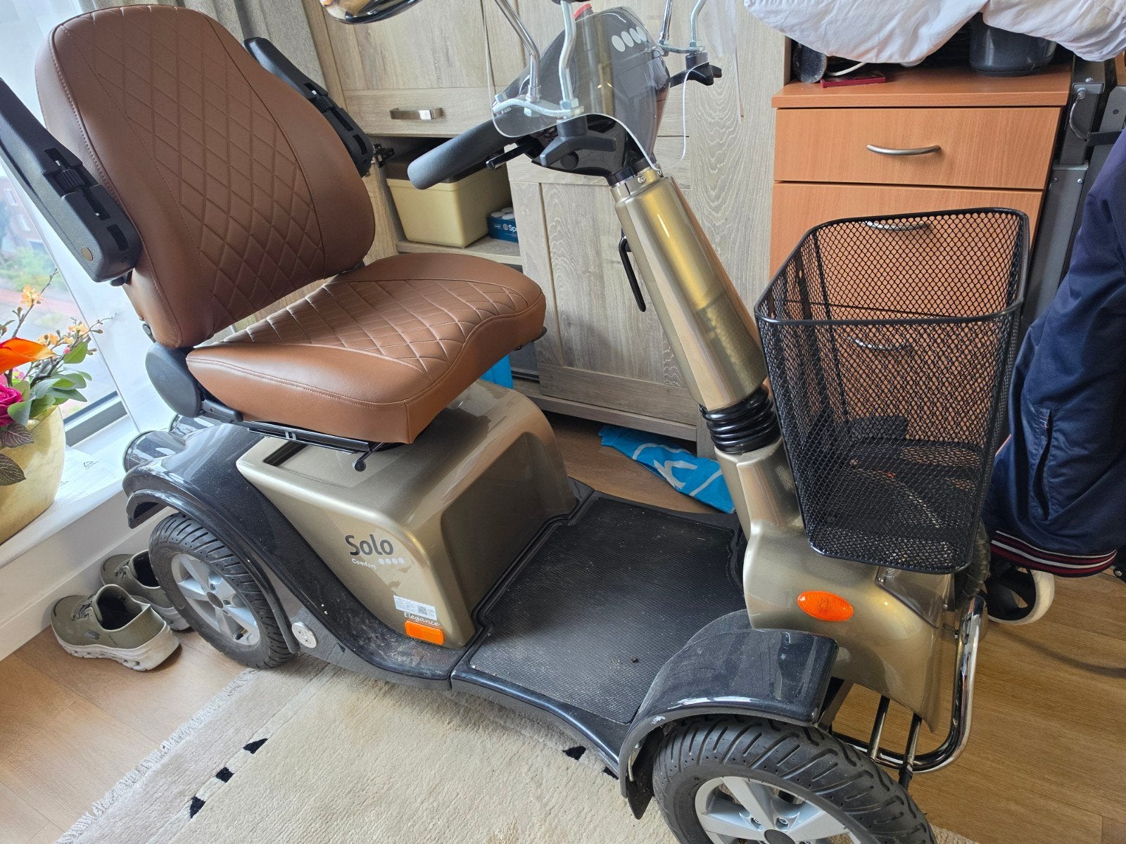 Scootmobiel Solo Life and Mobility, Ophalen, Zo goed als nieuw, Life and Mobility, 16 km/u of meer