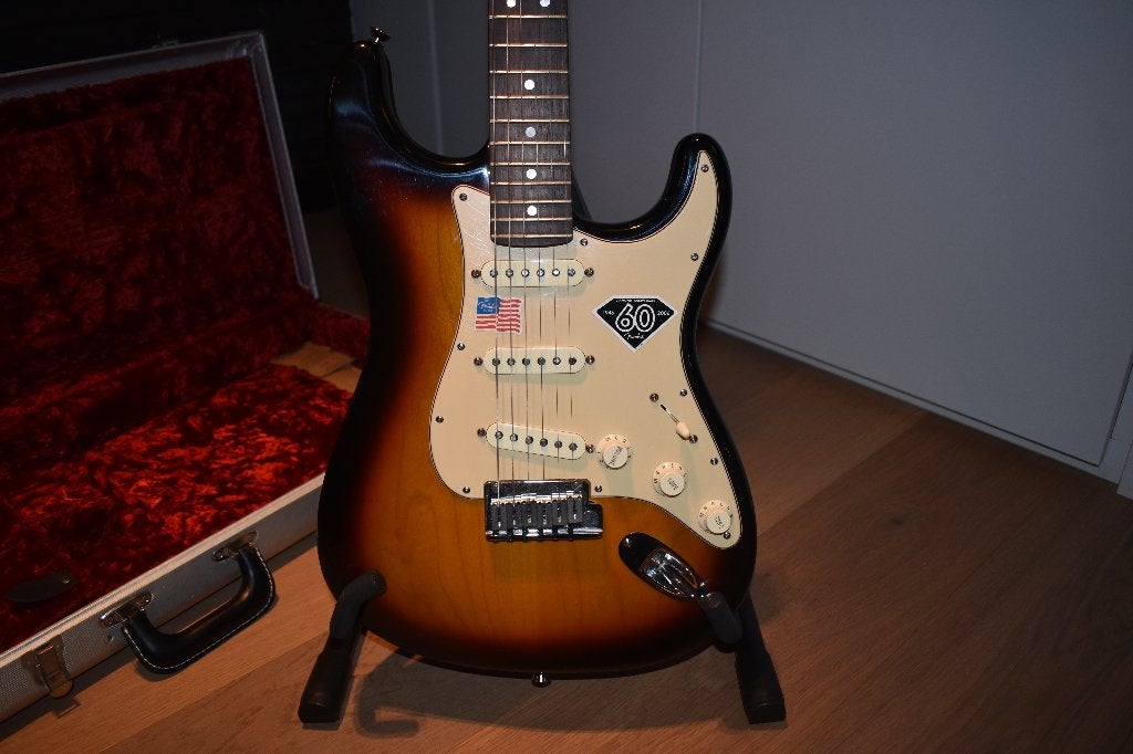 Fender USA 60th Anniversary Stratocaster, Musique & Instruments, Instruments à corde | Guitares | Électriques, Enlèvement, Comme neuf
