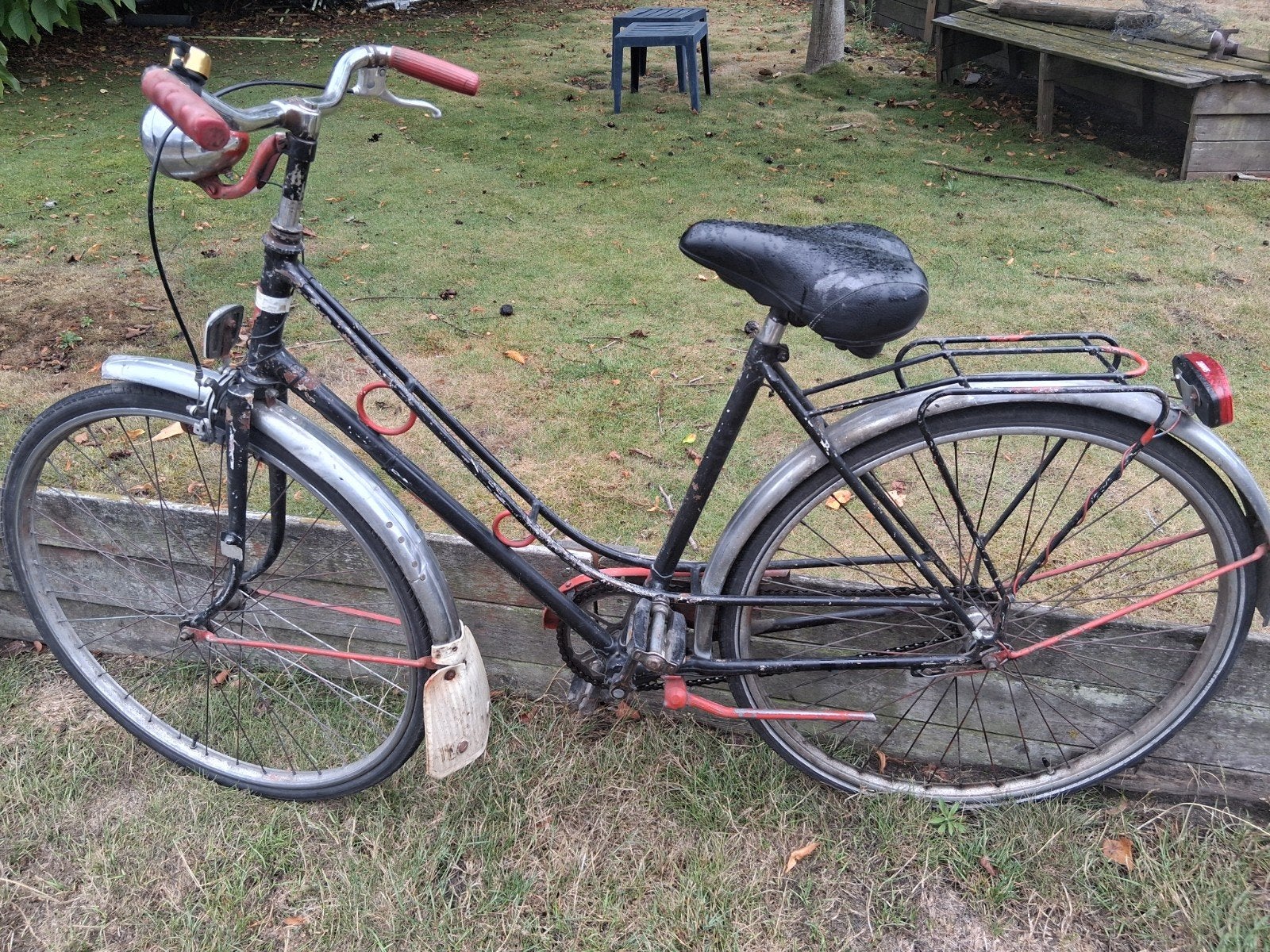 Dames fiets, Ophalen