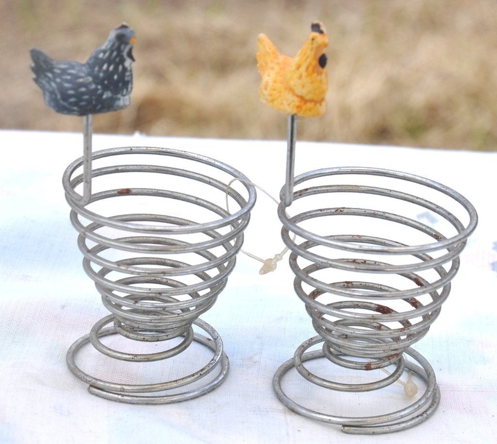 2 coquetiers en spirale métallique avec poule, Enlèvement ou Envoi, Vintage, Utilisé, Autres types