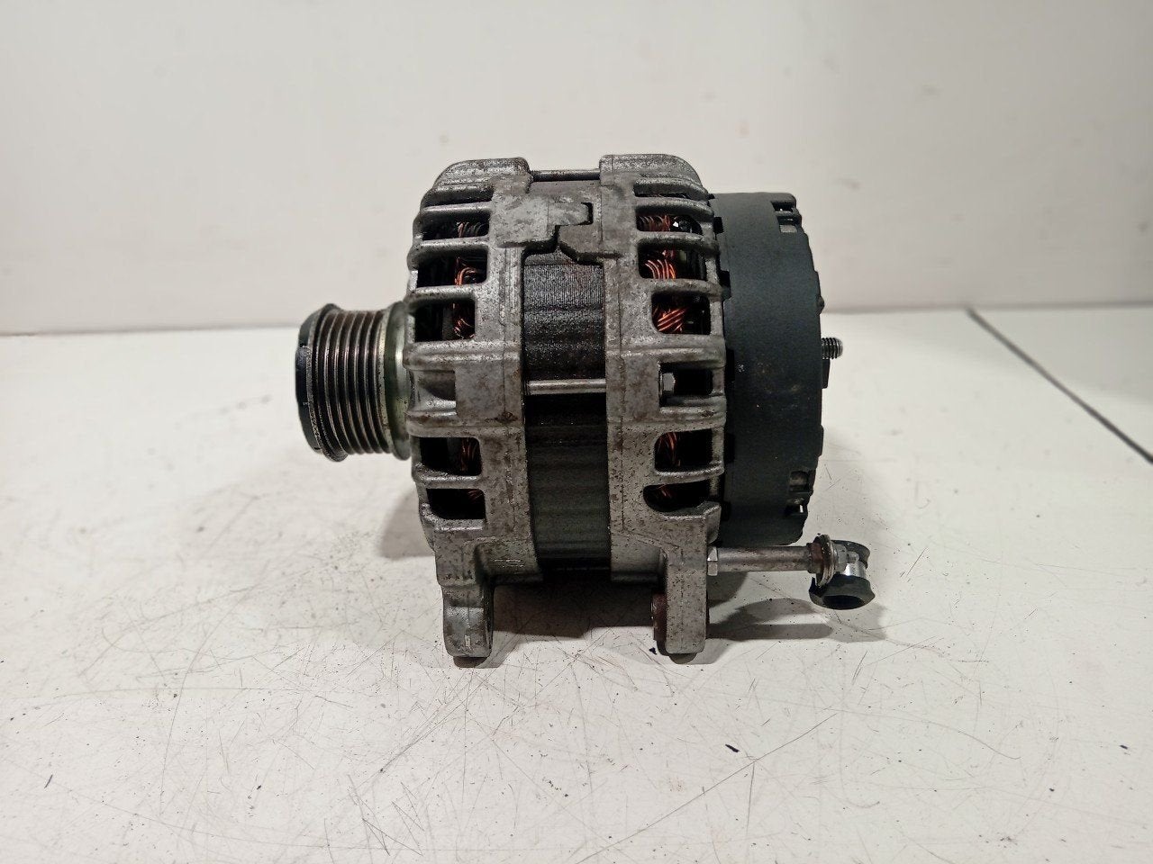 Dynamo Volkswagen Sharan, Van der Ven Autorecycling B.V., Gebruikt, Ettenseweg 76, 4706 PB Roosendaal, The Netherlands, Herkomst onderdeel bekend