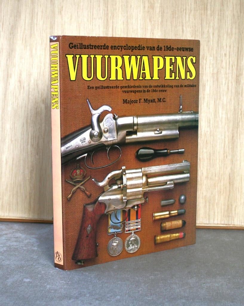 Militaire vuurwapens in de 19e eeuw., Livres, Guerre & Militaire, Utilisé, Avant 1940, Enlèvement ou Envoi