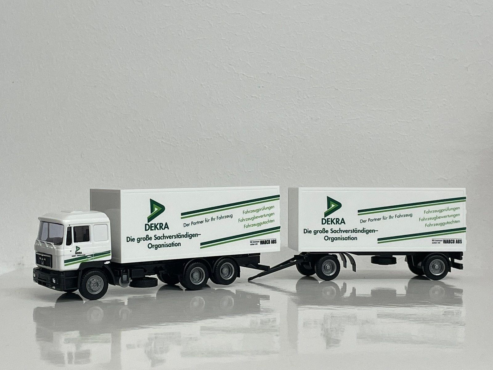 Herpa MAN F90 DEKRA combinatie 1:87, Ophalen of Verzenden, Zo goed als nieuw, Bus of Vrachtwagen, Herpa
