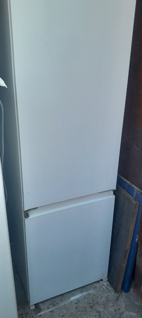 Frigo congélateur fonctionne très bien, Electroménager, Classe énergétique A ou plus économe, 160 cm ou plus, Comme neuf, Enlèvement