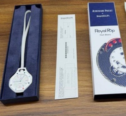 Audemars Piguet x Swatch Royal Pop Eight blanche, Bijoux, Sacs & Beauté, Montres | Hommes, Enlèvement ou Envoi, Swatch