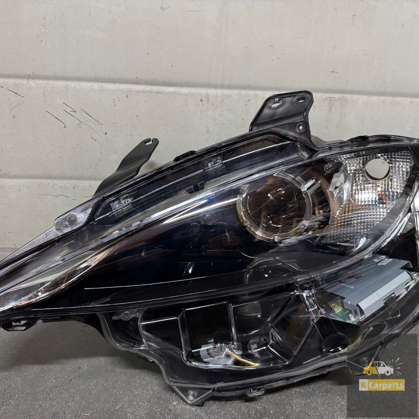 NA1S51040, Phare avant gauche enti rement LED pour Mazda MX-, Shinchi, Fuchu-Cho 3-1
730-8670  Hiroshima, Mazda Motor Corporation