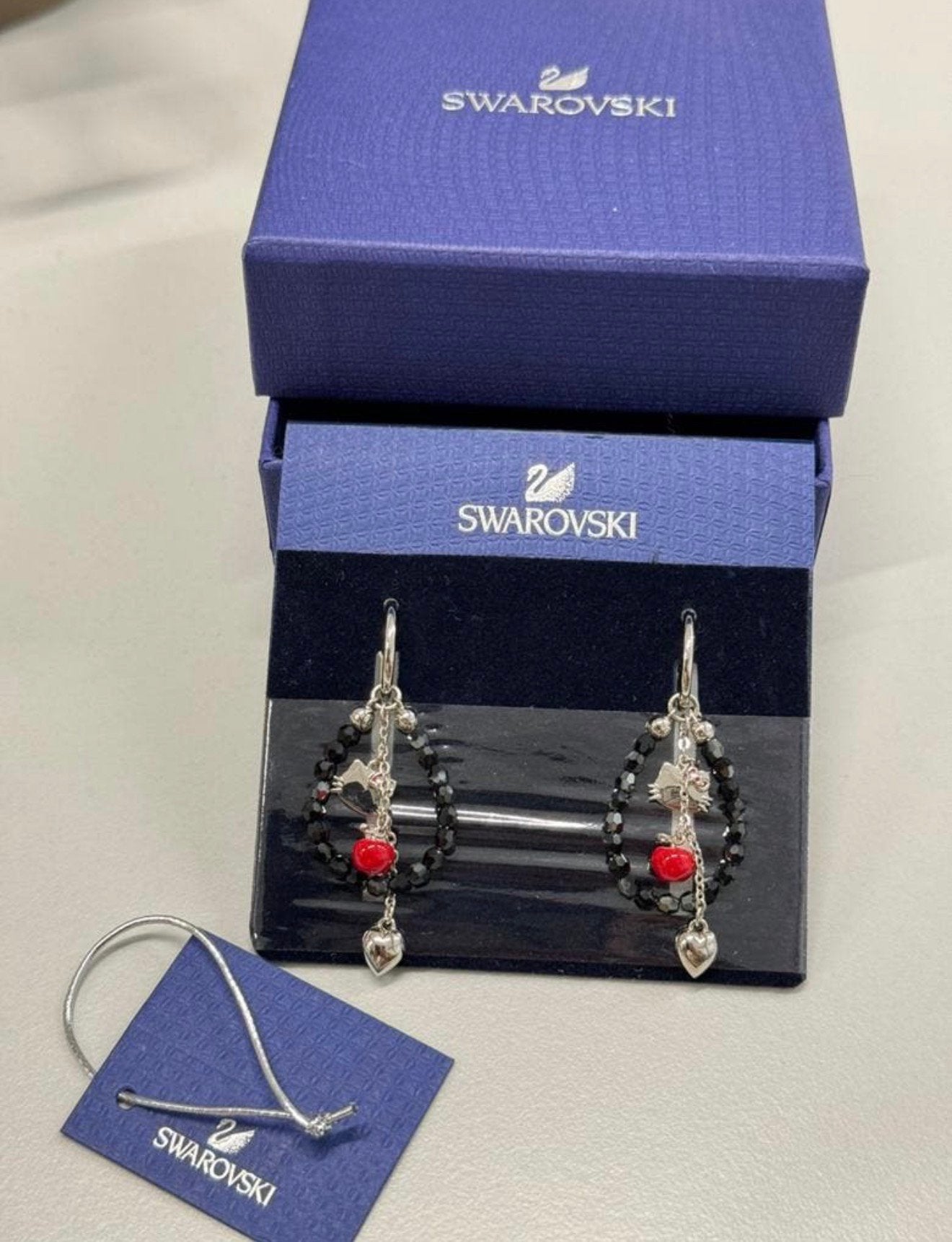 Boucles d'oreilles en perles cristal Swarovski Hello Kitty, Collections, Enlèvement ou Envoi, Neuf, Bijou ou Montre