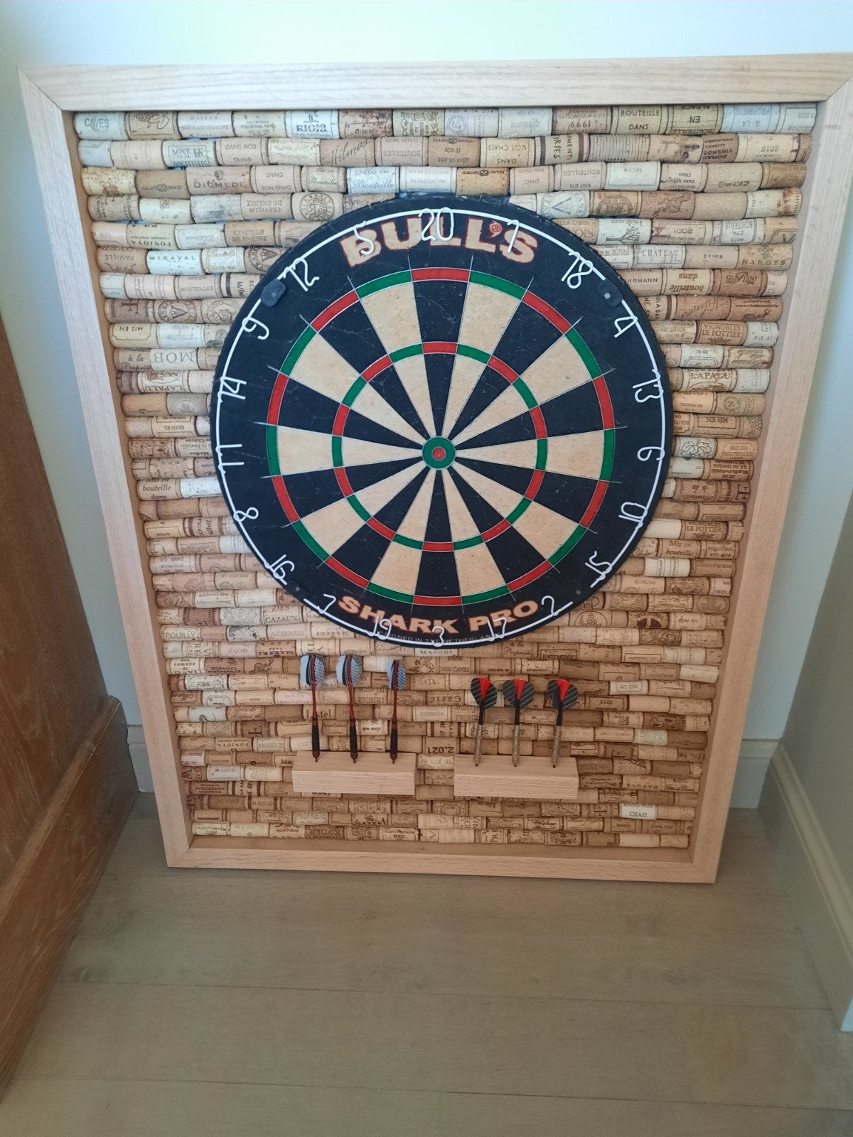 Dartkader + dartbord + 1 set pijlen exclusief voor darters, Sport en Fitness, Ophalen of Verzenden, Dartbord