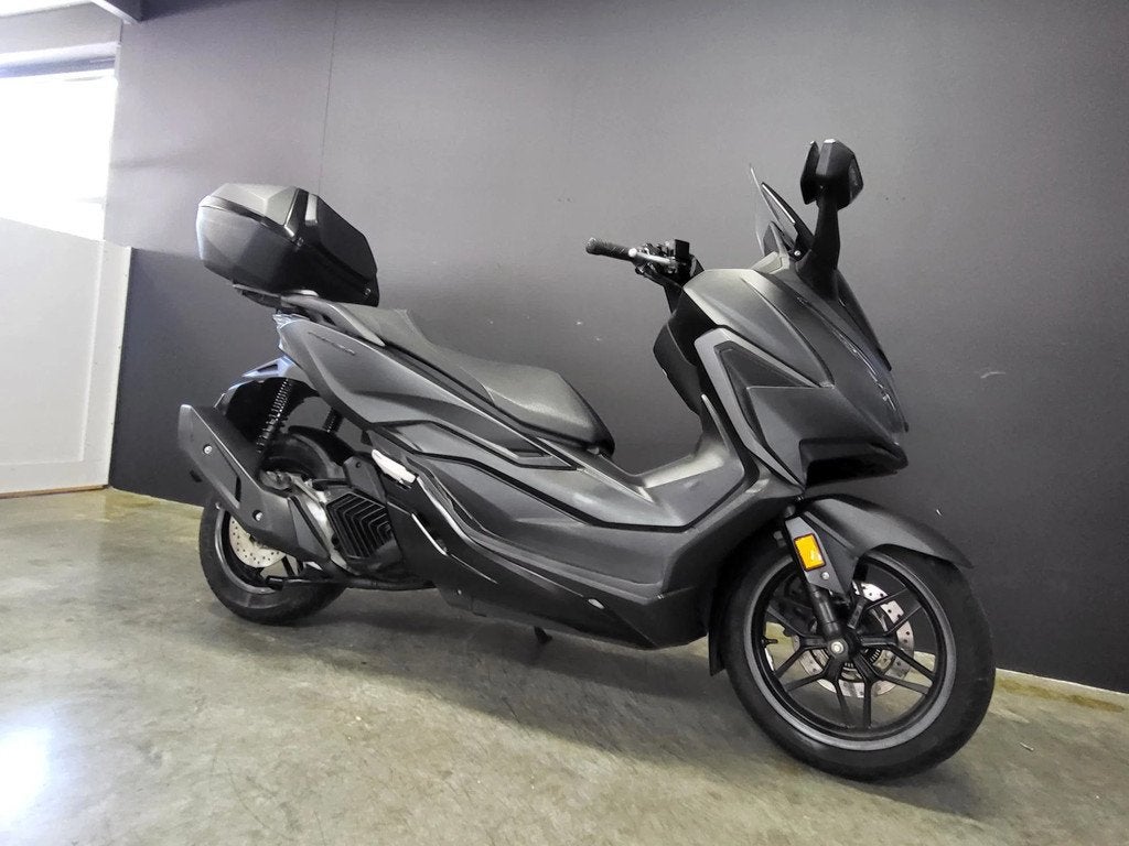 Honda Forza 125 zalige stadsscooter (bj 2022), Motoren, Scooter, Bedrijf, 125 cc