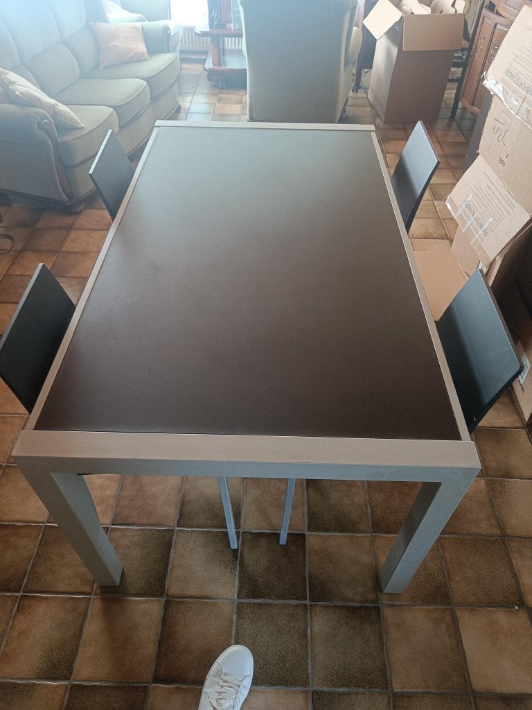 Robuuste tafel met 4 stoelen, Quatre personnes, Enlèvement, Utilisé, Rectangulaire