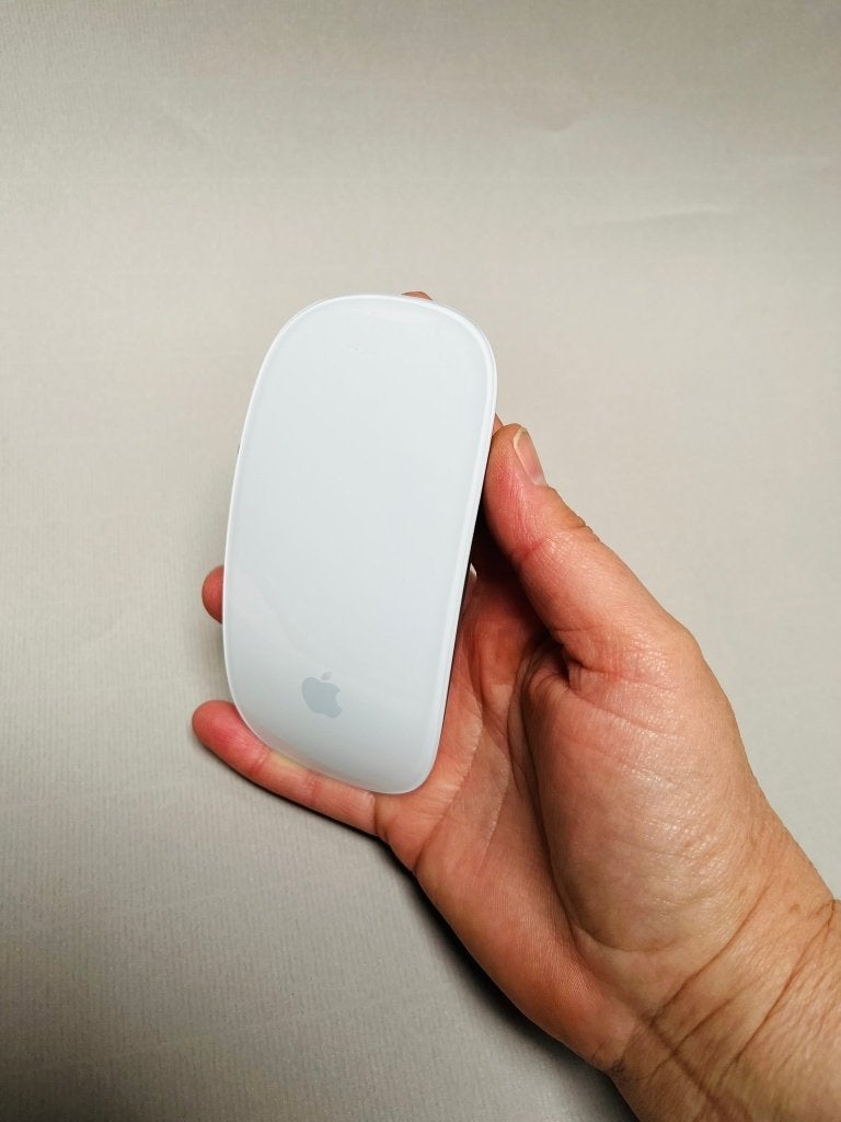 Apple Magic Mouse A1296  Bluetooth sans fil - Fonctionne, Informatique & Logiciels, Souris, Souris, Enlèvement ou Envoi, Utilisé