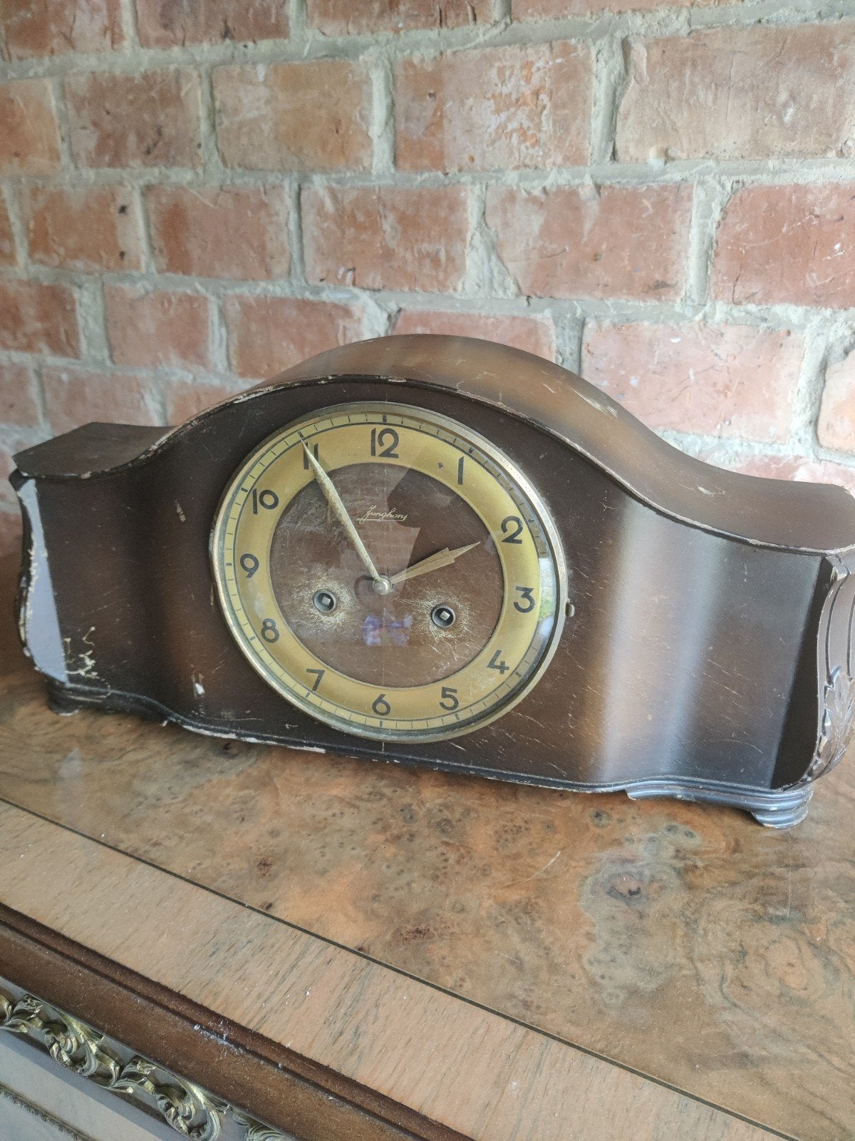 Horloge de table Junghans Westminster, Enlèvement