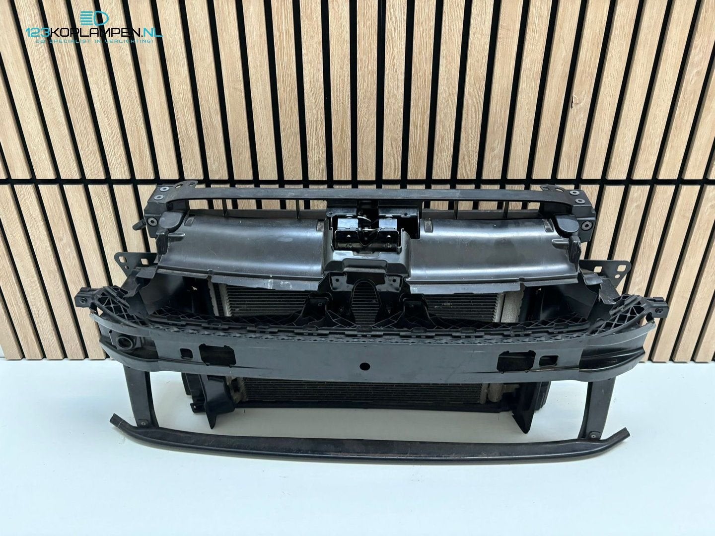VW Volkswagen Passat B8 2.0 TDI voorfront bumperbalk koelerp, Ophalen, Gebruikt, -, Volkswagen