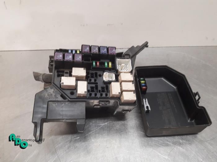 Boîte à fusibles d'un Suzuki SX-4 (SX-4 06-), -, 3 mois de garantie, Utilisé, -