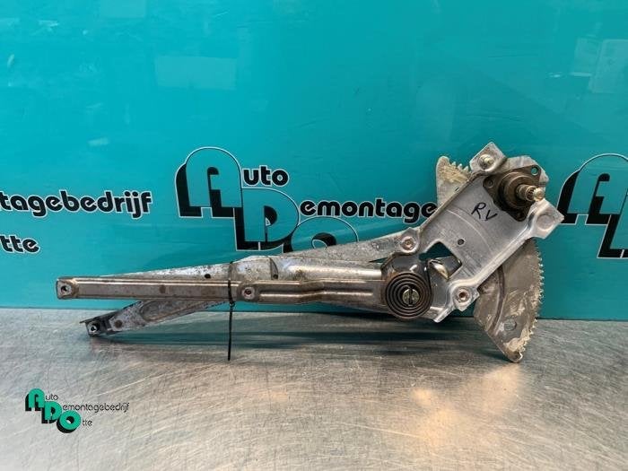 Mécanique vitre 2portes avant droite d'un Toyota Corolla (C, -, 3 mois de garantie, Toyota, Utilisé