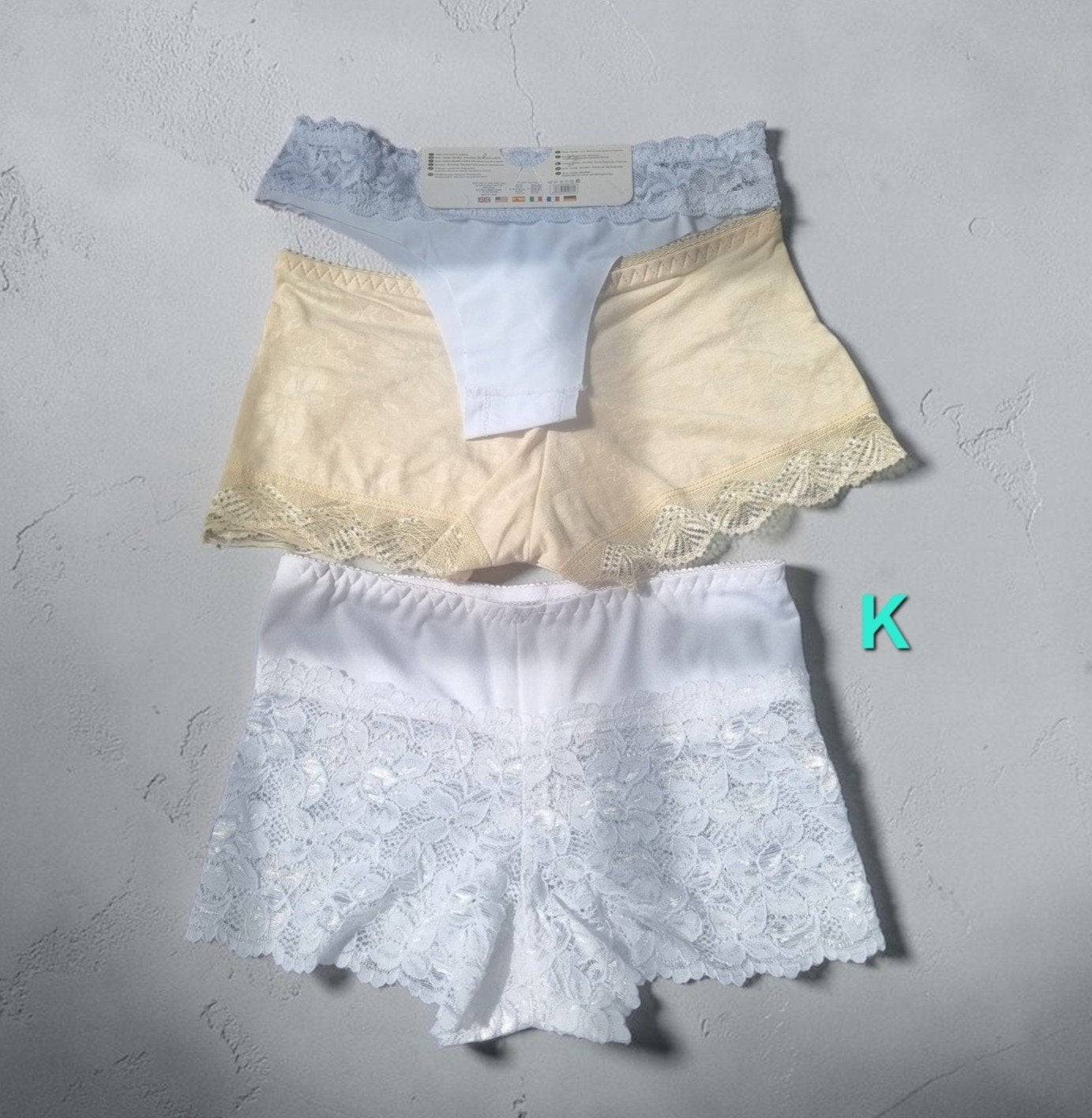 Kanten Set 2 boxers +1string Maat M/L, Kleding | Dames, Ondergoed en Lingerie, Rosa Junio, Ophalen of Verzenden, Beige, String
