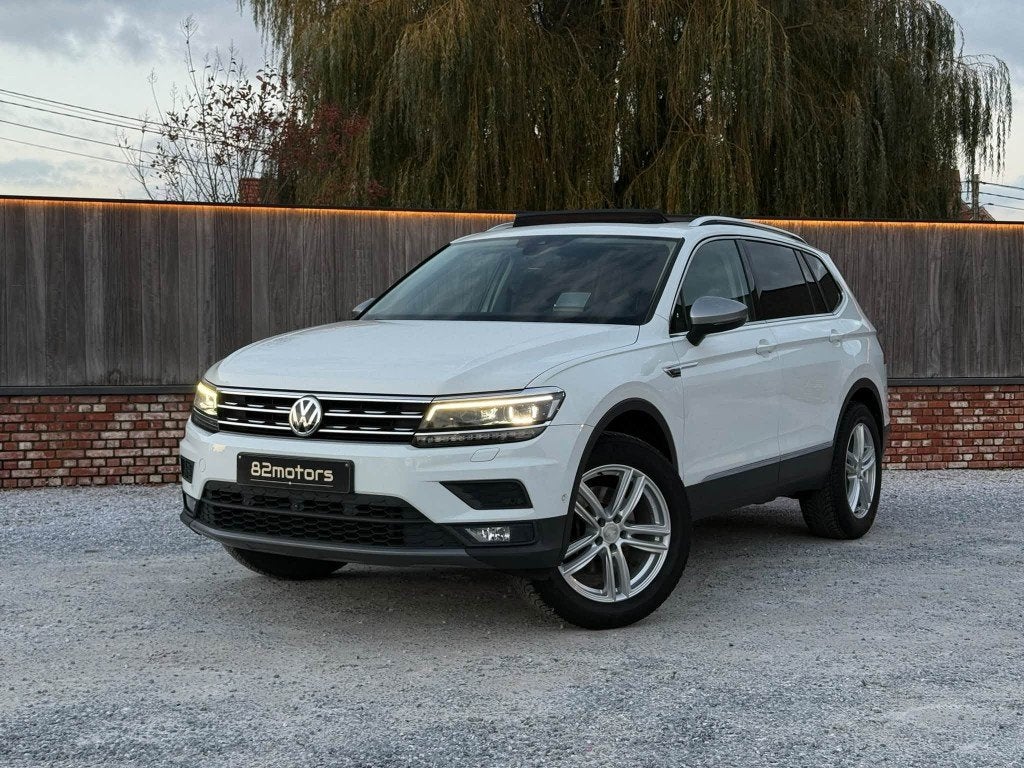 volkswagen tiguan 2.0tdi 4motion/pano/led/carplay/trekhaak, Auto's, Automaat, Stof, 4 cilinders, Bedrijf