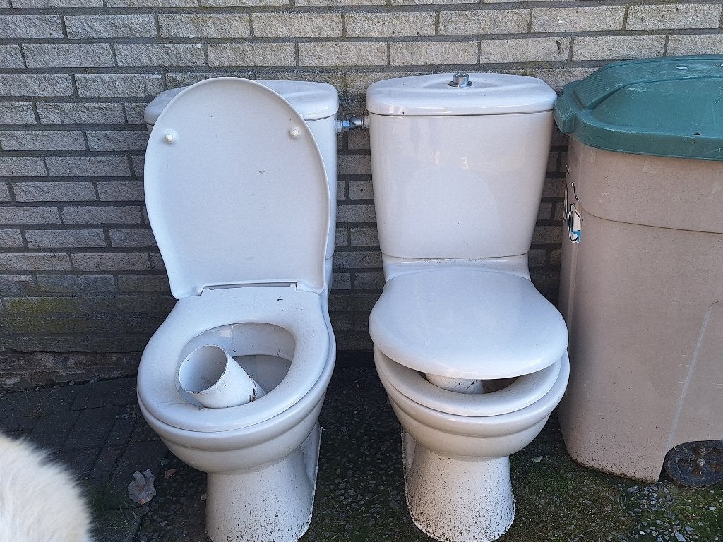 WC, Bricolage & Construction, Enlèvement, Comme neuf, Pierre, Toilettes