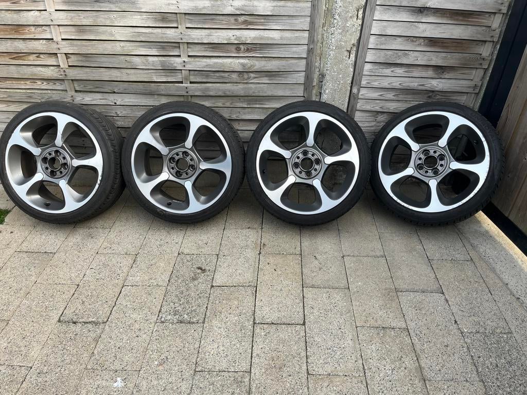 Abarth 500 4 velgen met banden + 4 orginele naafkappen, Auto-onderdelen, Banden en Velgen, Ophalen, Velg(en)