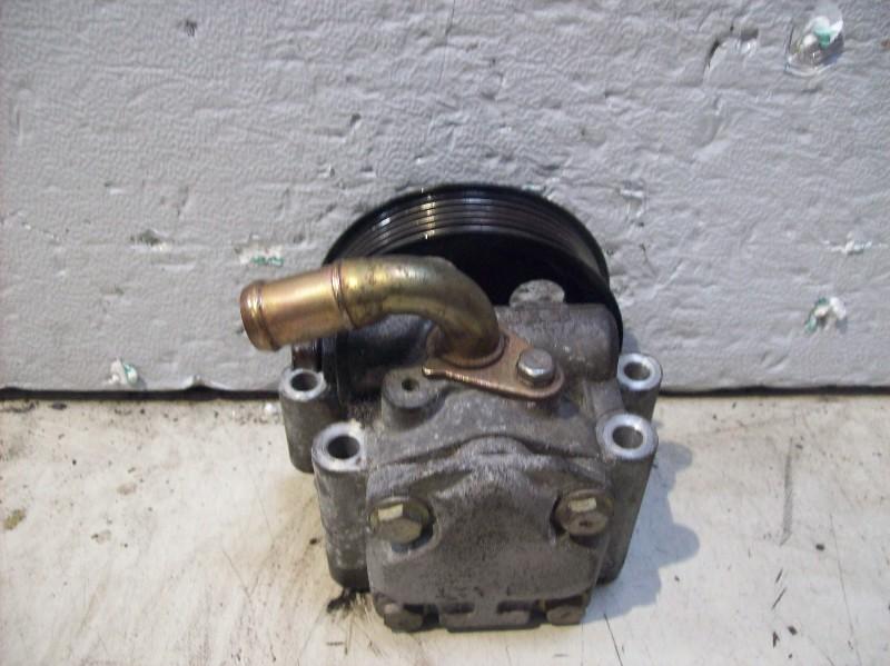 POMPE DE DIRECTION Ford Fiesta 5 (JD / JH) (01-2001/12-2009), Utilisé, Ford