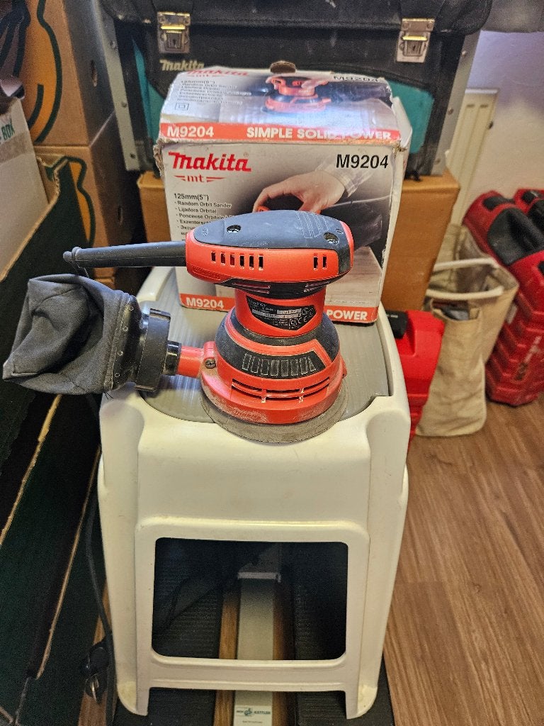 Makita Schuurmachine, Doe-het-zelf en Bouw, Gereedschap | Schuurmachines, Ophalen, Zo goed als nieuw, Vlakschuurmachine