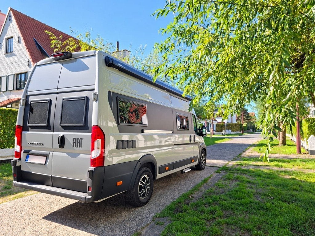 Campervan MegaMobil Lounge 640 automaat, Caravans en Kamperen, Automaat, Buscamper of Camperbus, Ringverwarming, Raamblindering