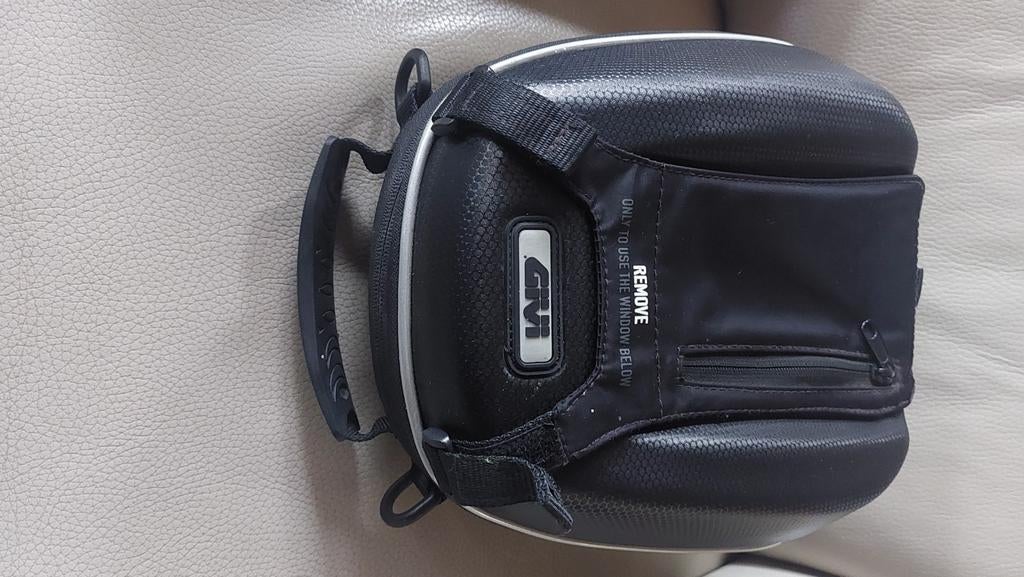 Sacoche de réservoir Givi, Motos, Accessoires | Valises & Sacs, Enlèvement