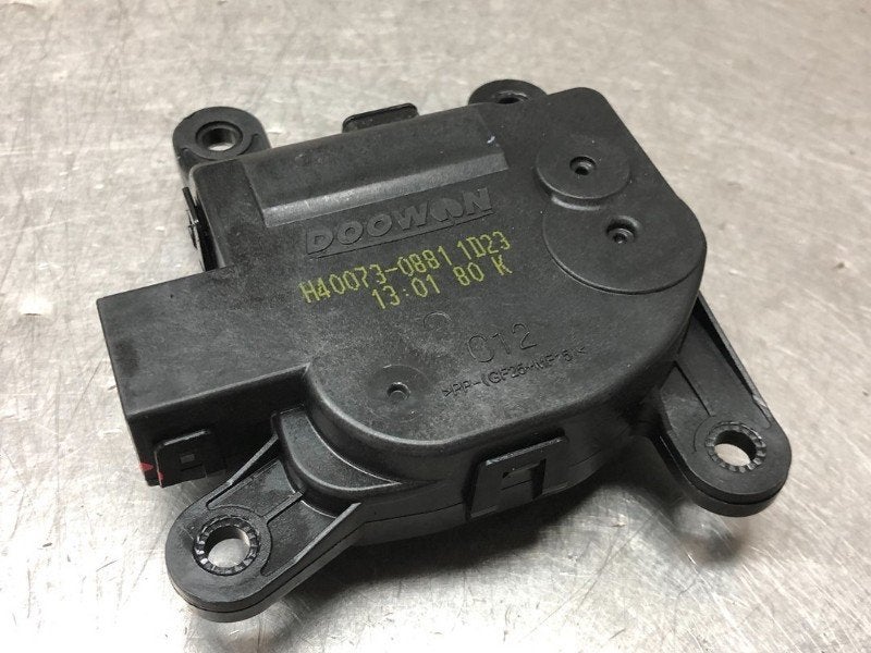 KACHELSTELMOTOR Kia Stonic (YB) (|H4007308811D23|), Gebruikt, Kia