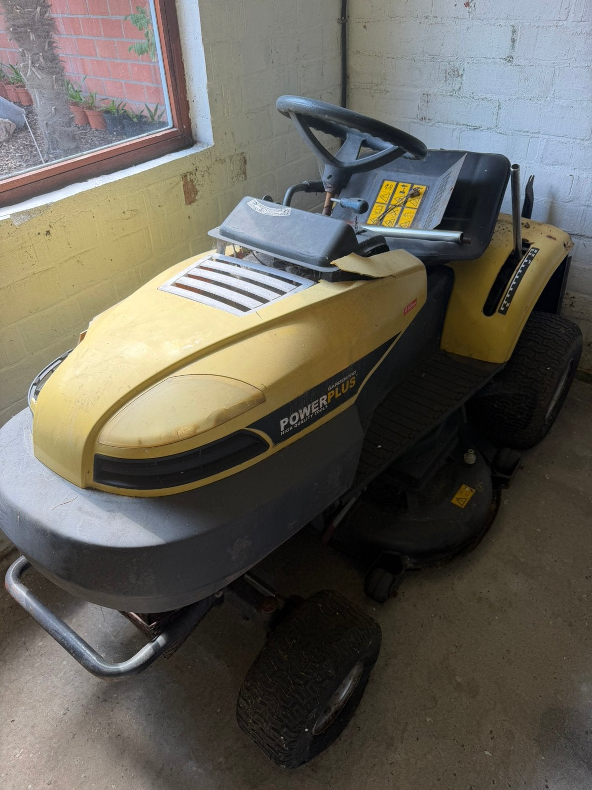 Tondeuse autoportée PowerPlus, Jardin & Terrasse, Enlèvement, Utilisé, Démarrage électrique, 90 à 120 cm