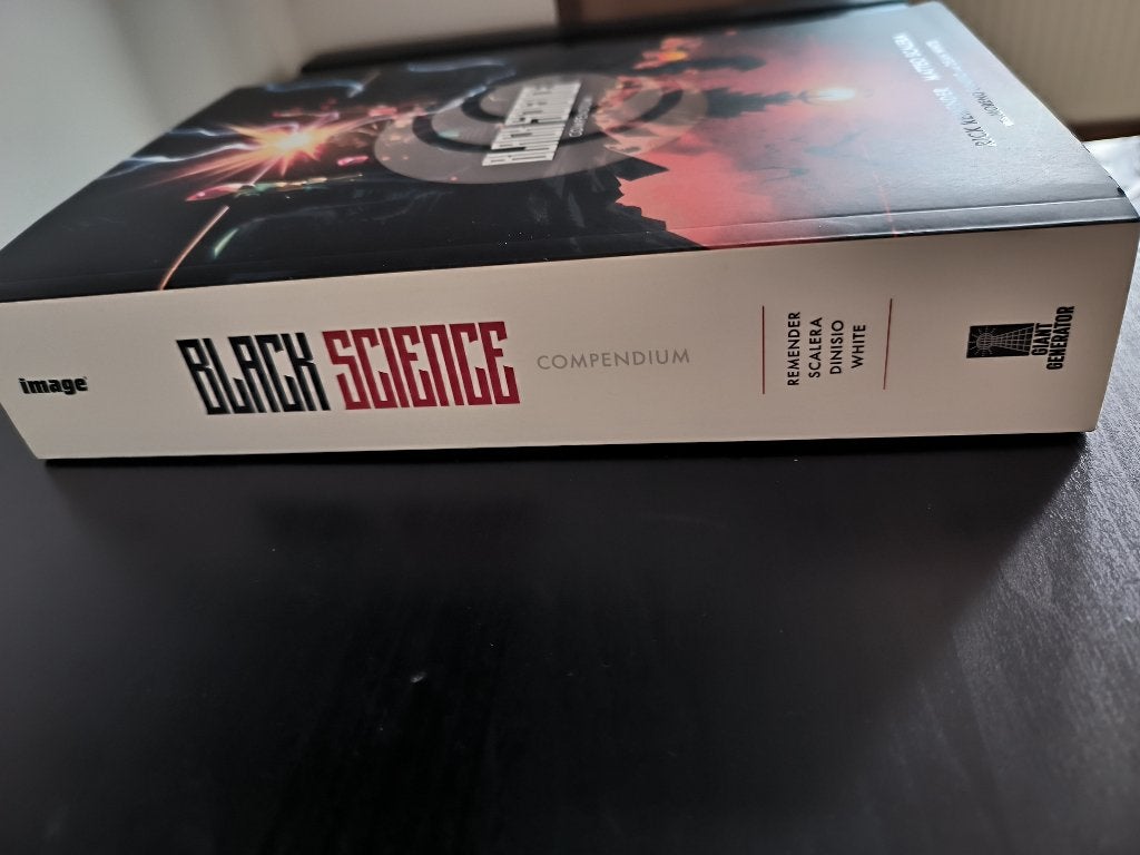 Comic Black Science compendium, Boeken, Strips | Comics, Ophalen of Verzenden, Zo goed als nieuw