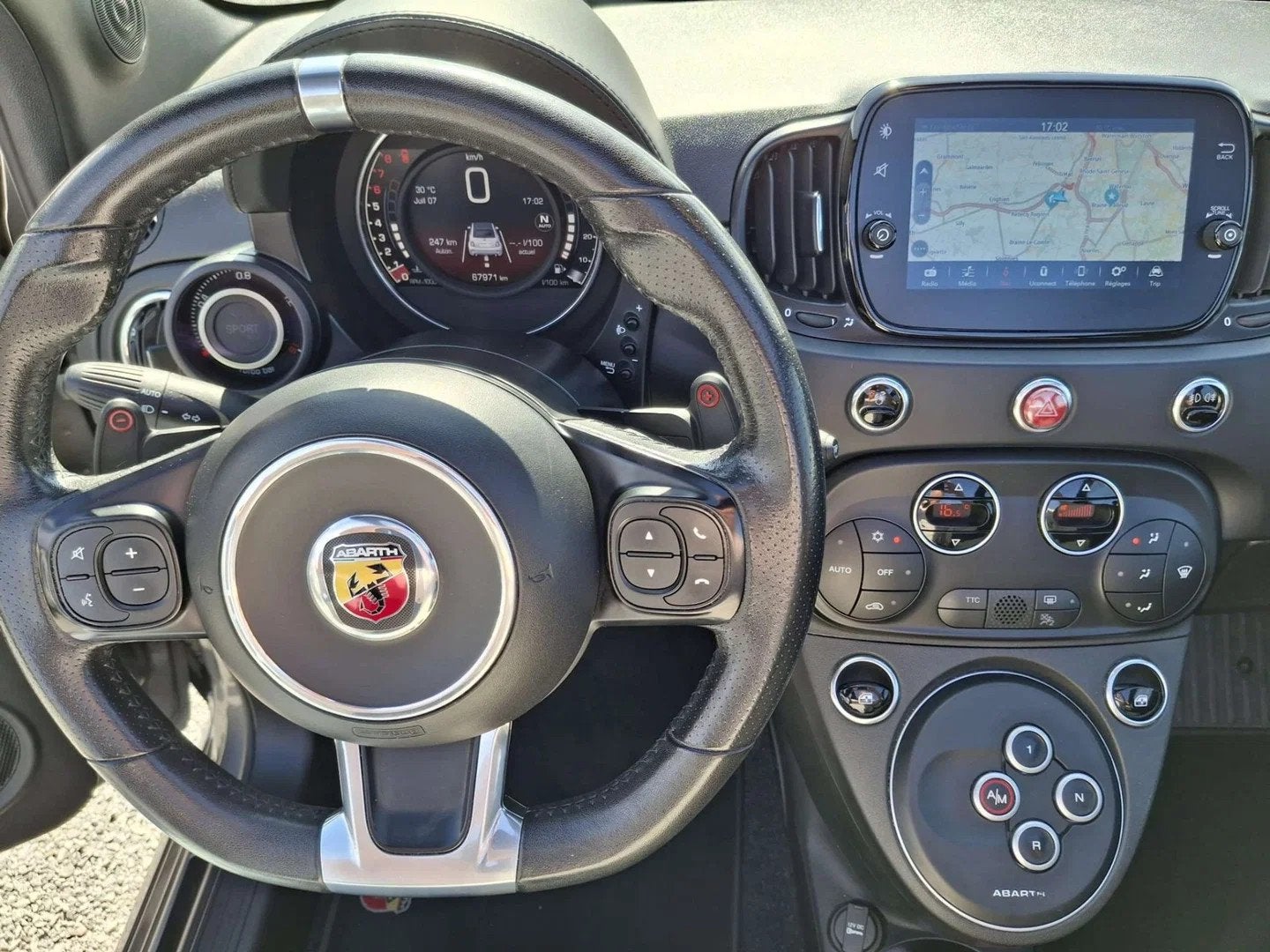 Abarth 595 Pista 1.4 cabriolet (bj 2022, automaat), Auto's, Automaat, 4 zetels, Stof, Gebruikt