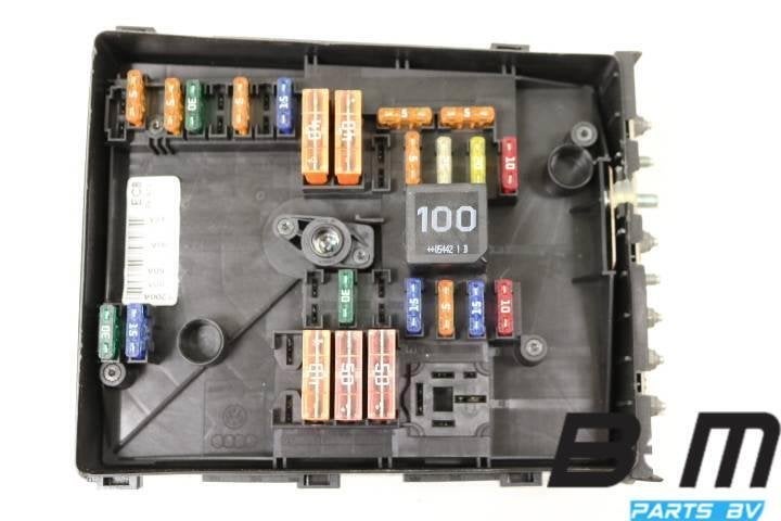 Zekeringkast in motorruimte VW Eos 1K0937125, Utilisé
