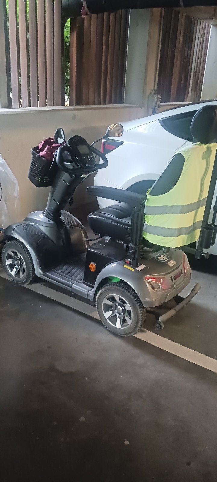 scootmobiel, Ophalen, Zo goed als nieuw, 36 t/m 45 km, 16 km/u of meer