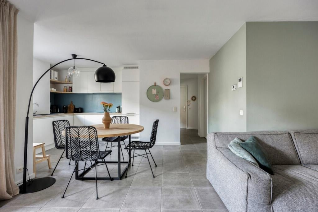 Eiken ronde eettafel (135cm), Huis en Inrichting, Tafels | Eettafels, Ophalen, Gebruikt, Vijf personen of meer, Modern