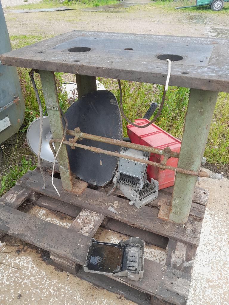Vintage Zwaar Gietijzeren Werktafel Onderstel , goede staat, Antiek en Kunst, Ophalen