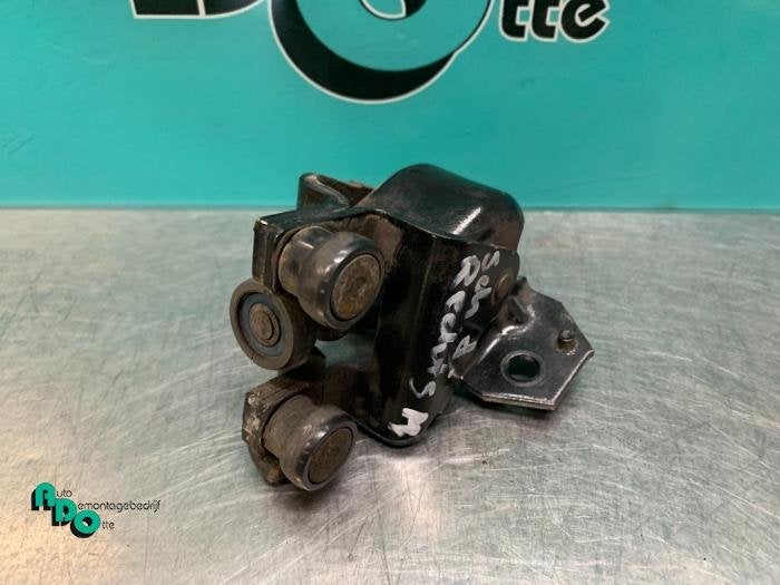Roulette porte coulissante droite d'un Peugeot Partner (Part, -, 3 mois de garantie, Utilisé, -