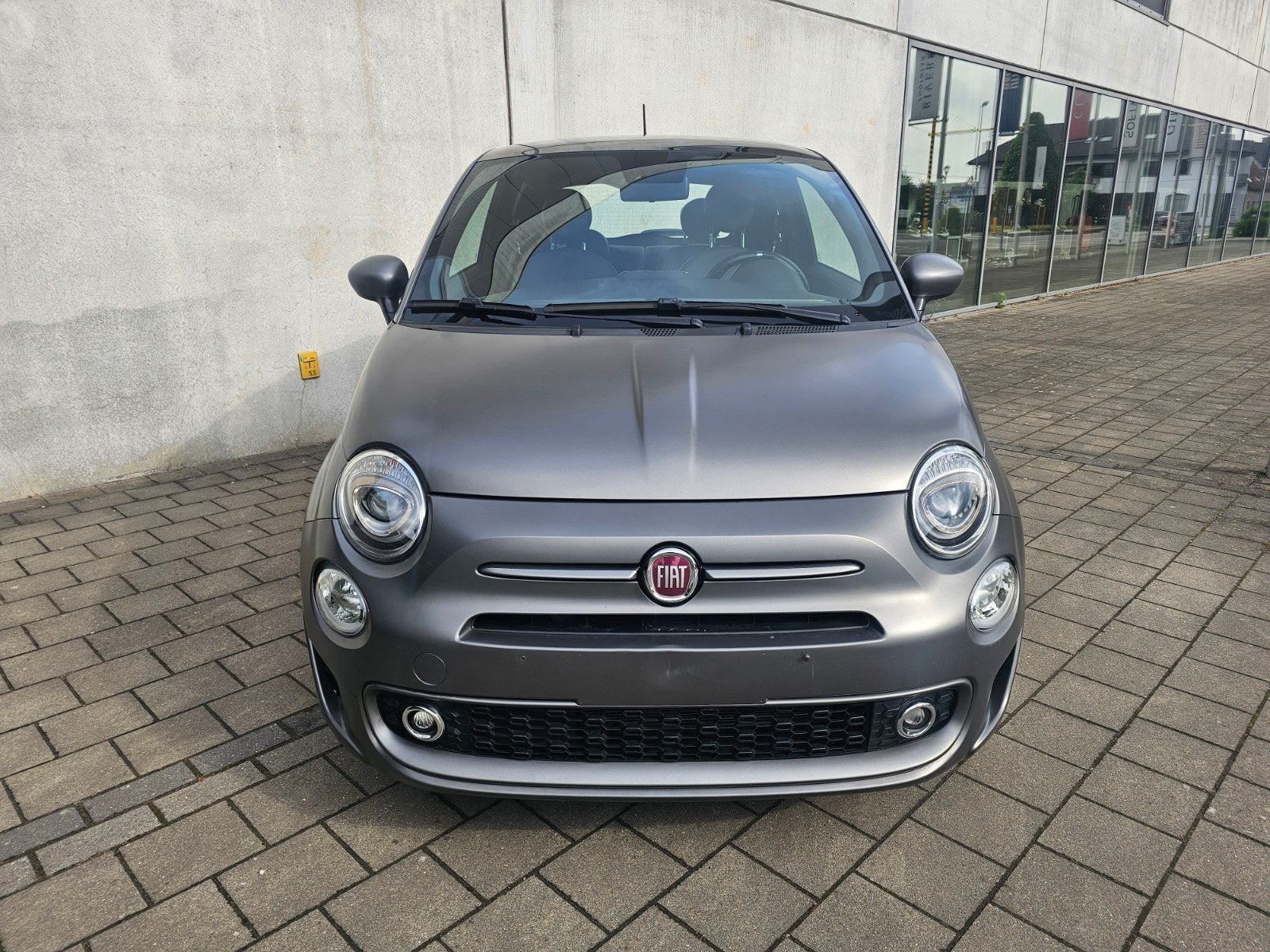 Fiat 500 hybride sport 2022, Auto's, Fiat, Voorwielaandrijving, Euro 6, Leder en Stof, Grijs