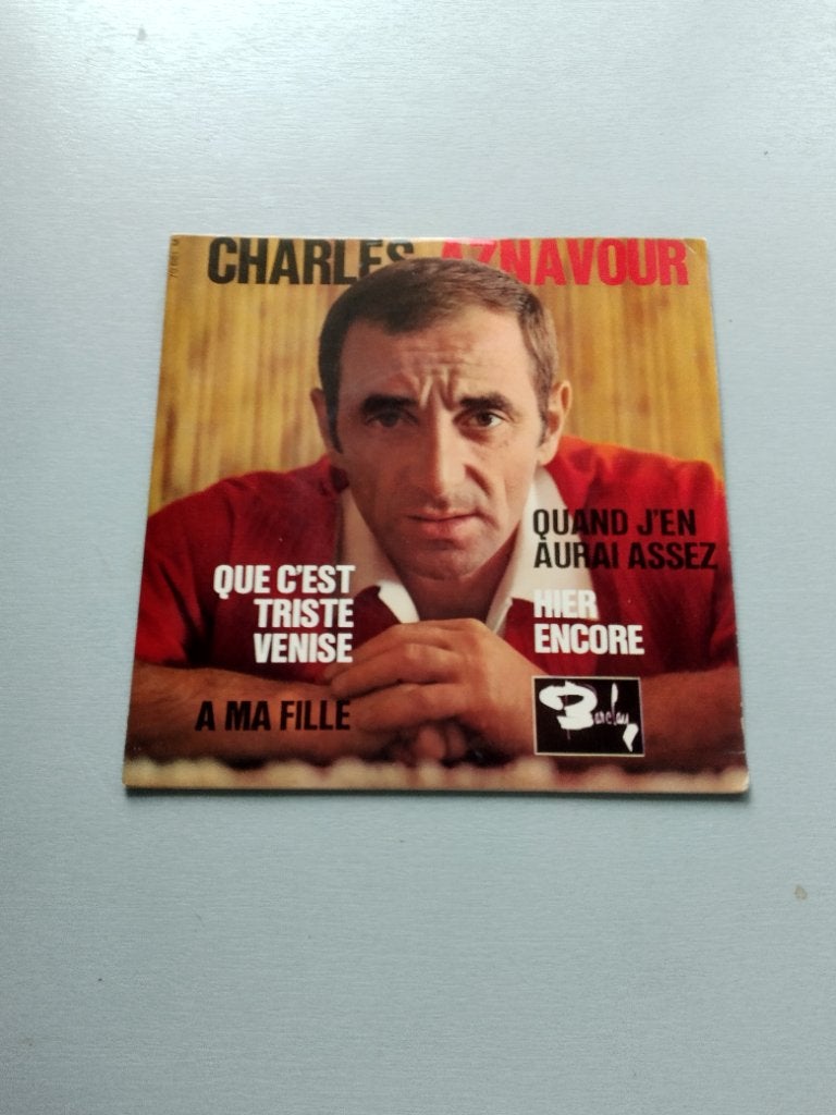 EP 45t Aznavour Que c'est triste Venise, CD & DVD, Vinyles Singles, Enlèvement ou Envoi, Utilisé, 7 pouces, EP