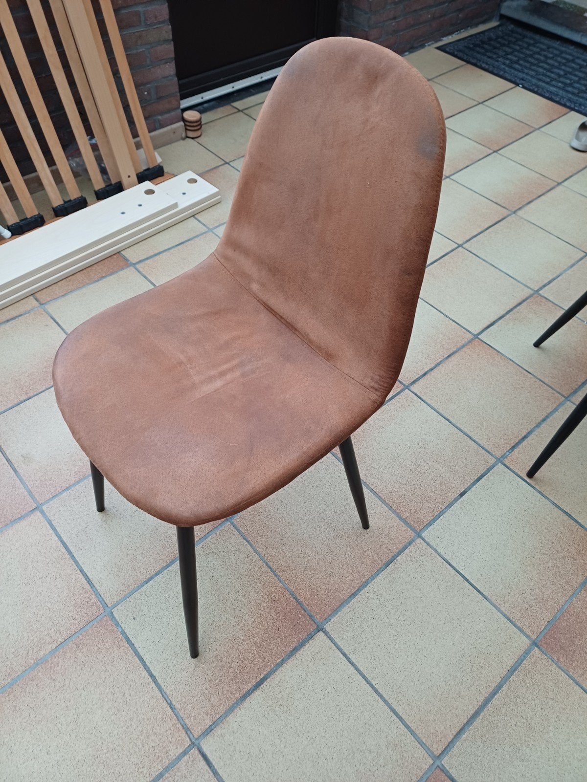 Living stoelen, 20 EUR, Huis en Inrichting, Kunststof, Gebruikt, Ophalen of Verzenden, Grijs
