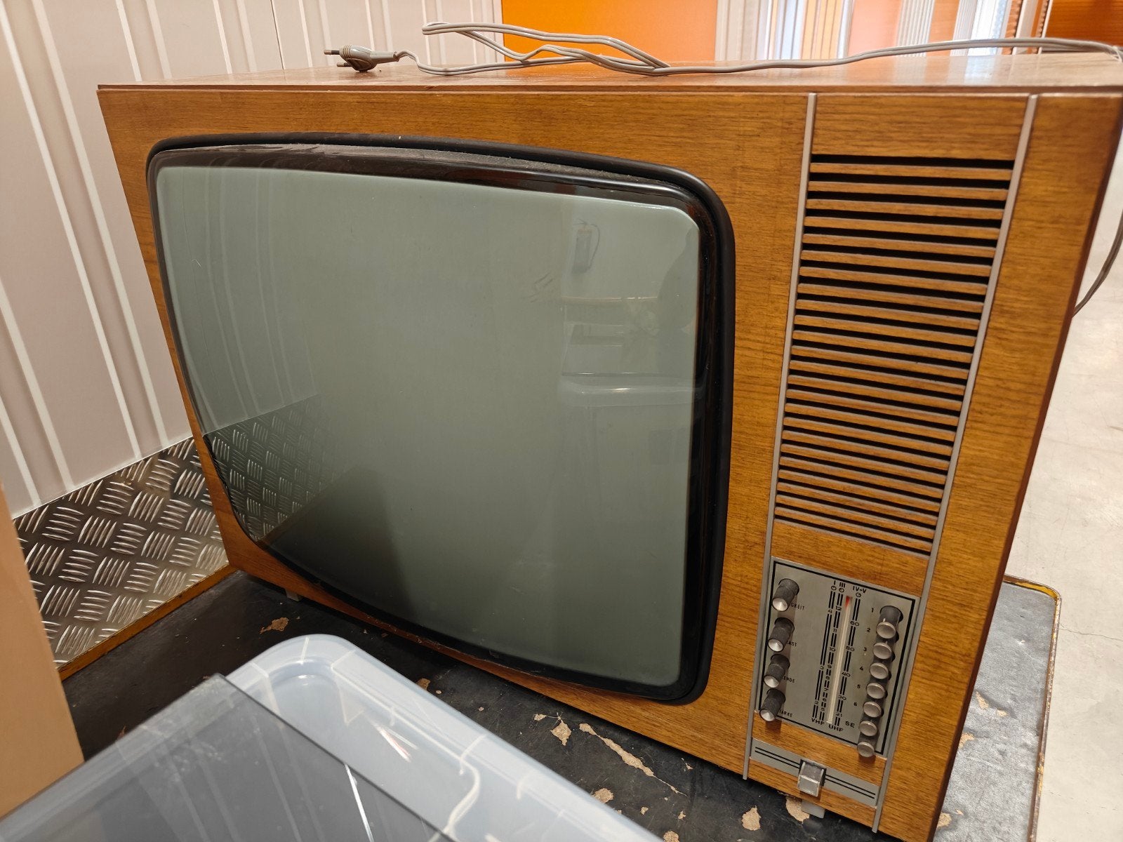 Téléviseur vintage rétro – meuble bois – années 60/70, Antiquités & Art, Enlèvement