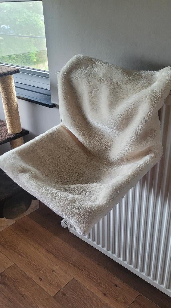 Radiator Hangmat Kat, Ophalen