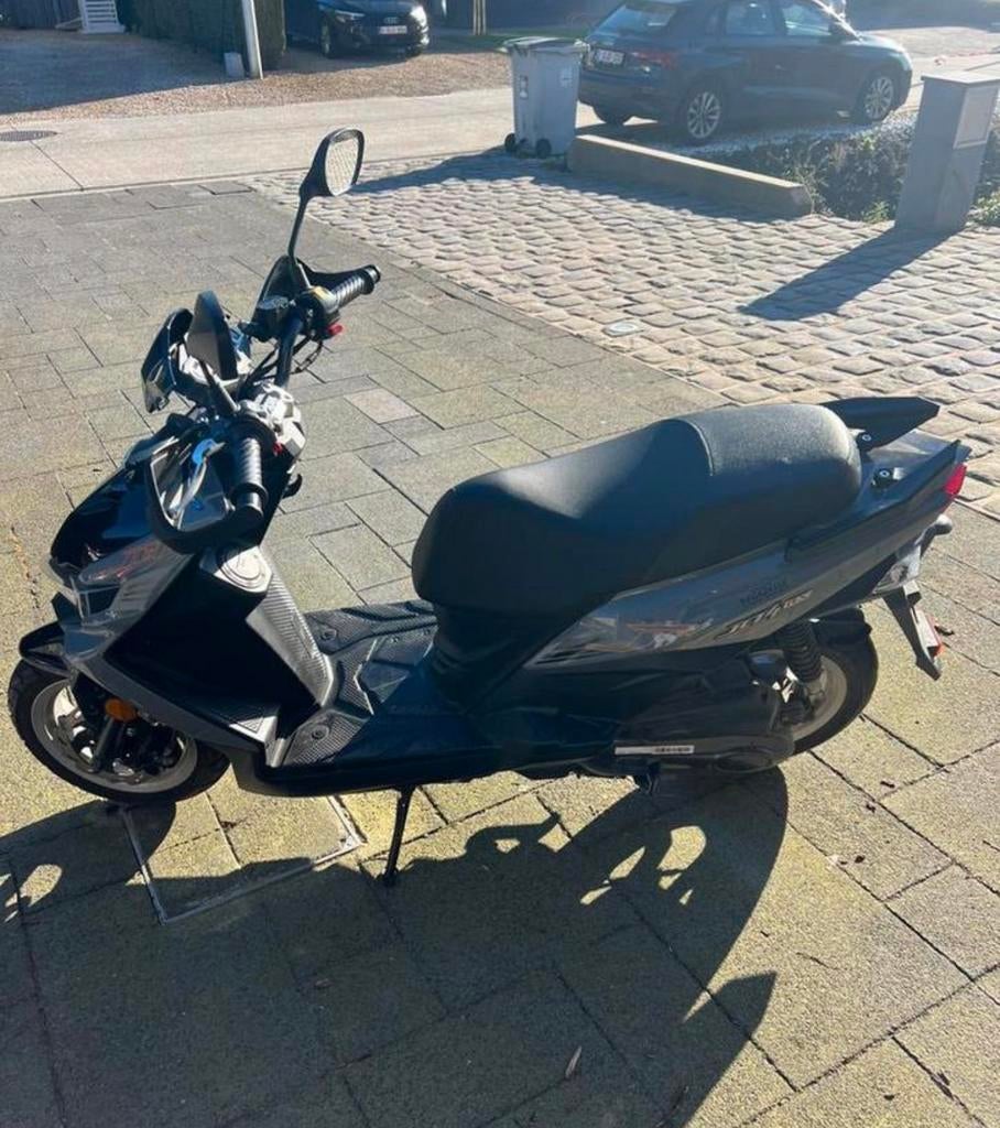 Scooter klasse b te koop, Ophalen, Zo goed als nieuw
