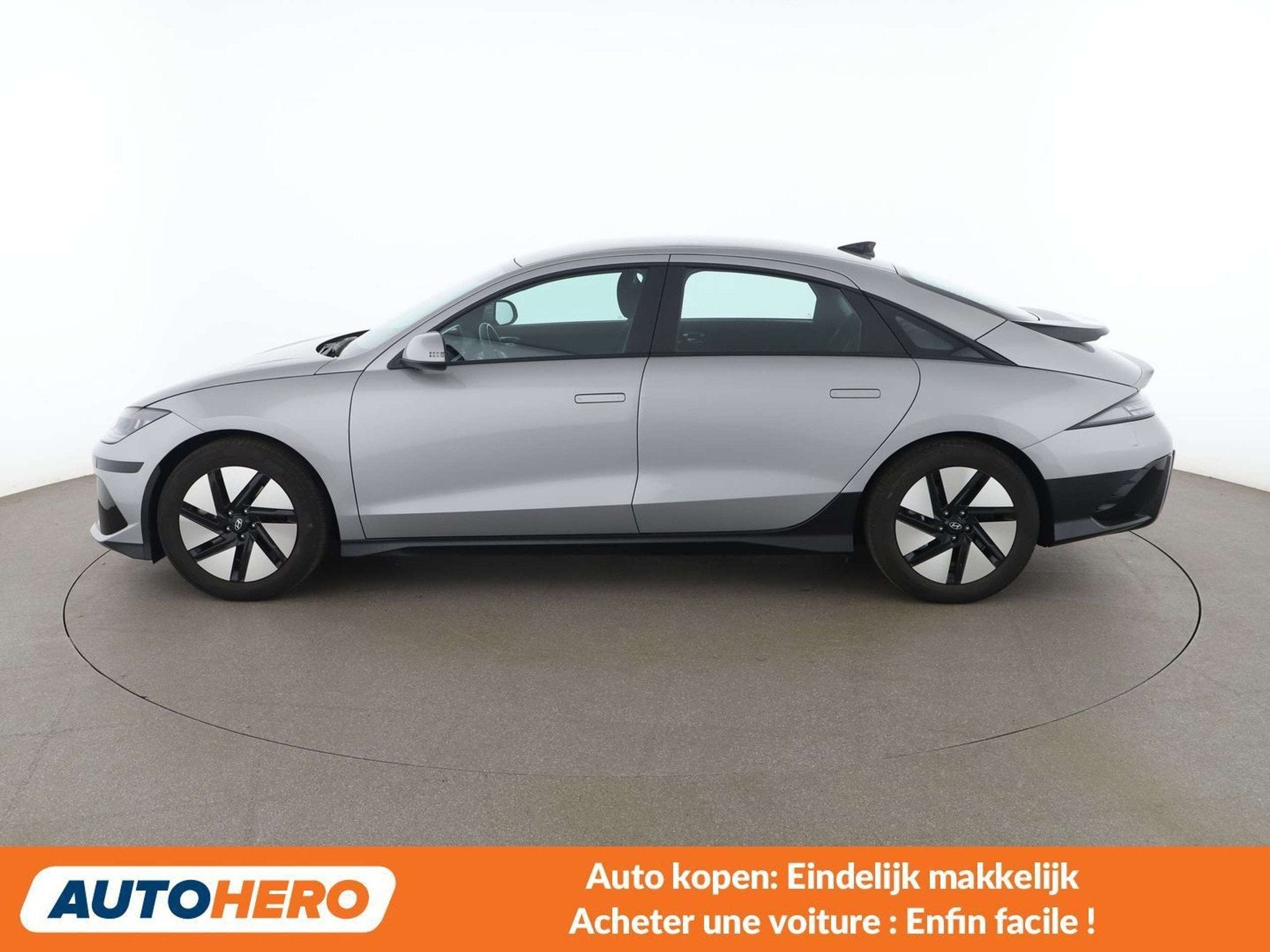 Hyundai IONIQ 6 electric drive 111 kW (bj 2023, automaat), Auto's, Automaat, 4 deurs, Gebruikt, Zwart