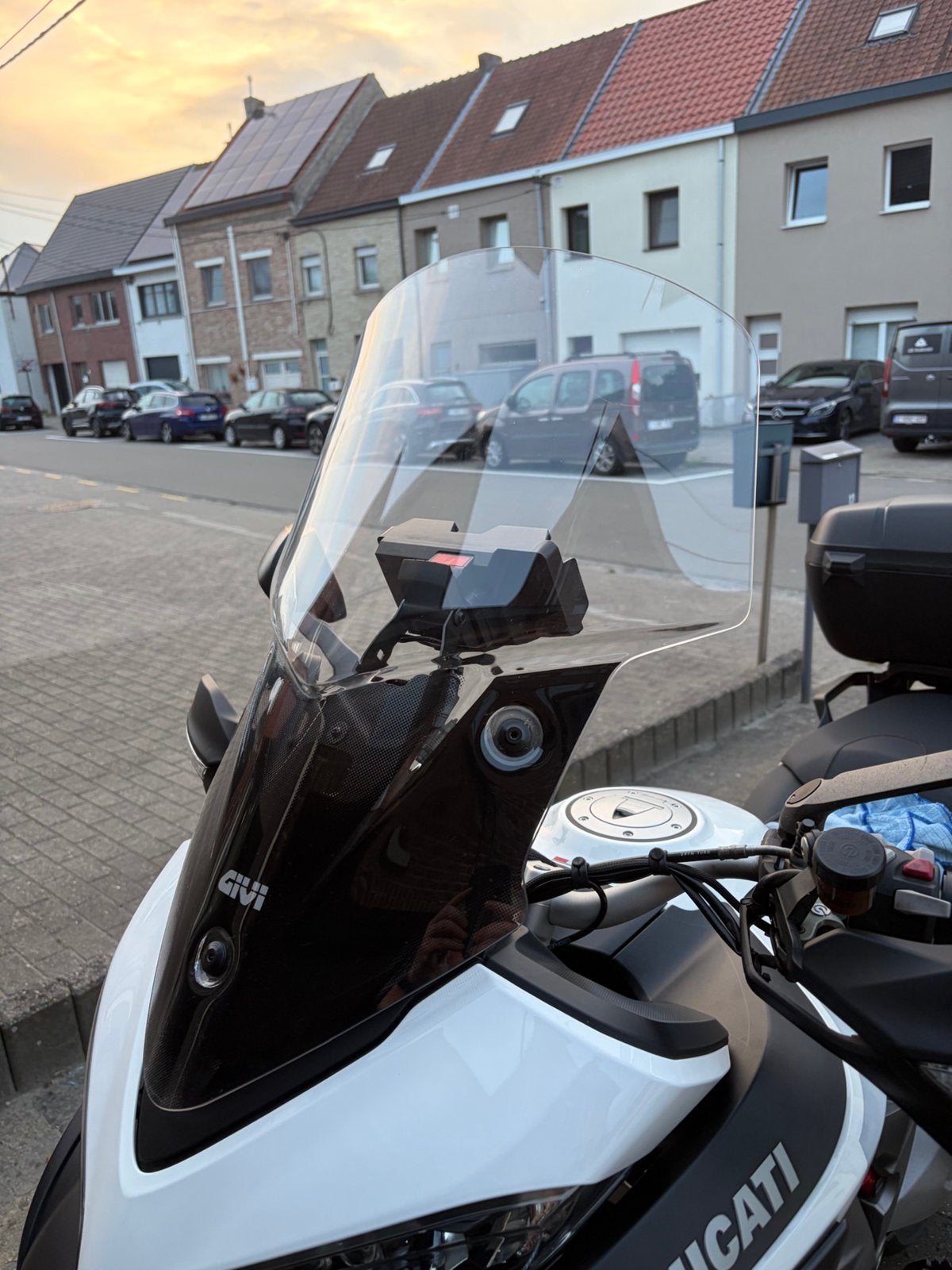 Multistrada 950(s) verhoogd scherm Givi, Motos, Enlèvement, Neuf