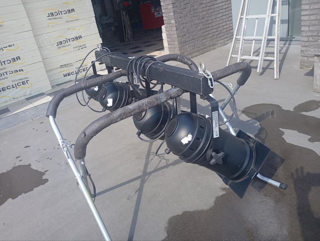 Lichtinstallatie showtec showbar 4, Ophalen